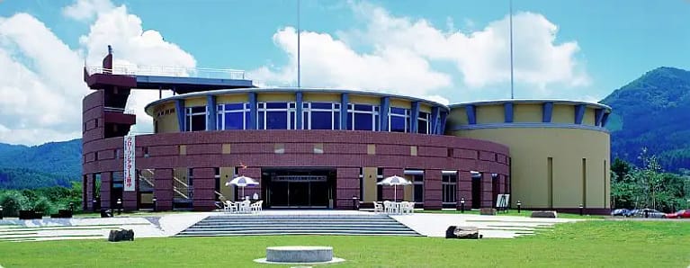 MinamiMaki Village Library Hashibami Planetarium