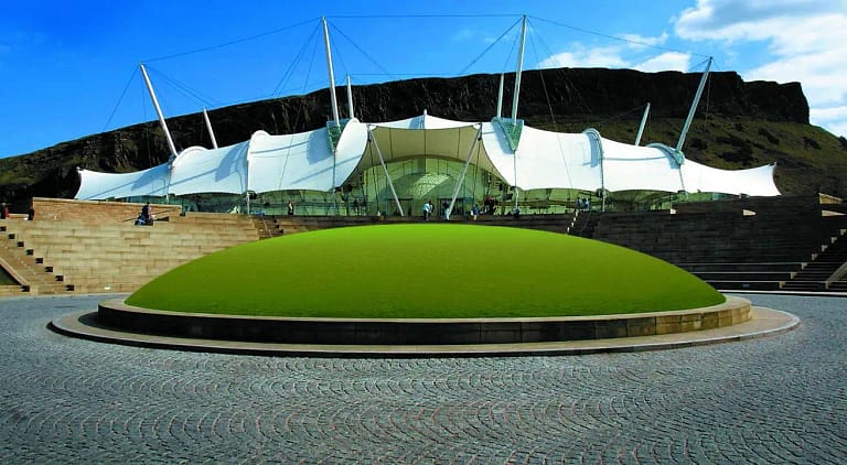 Dynamic Earth