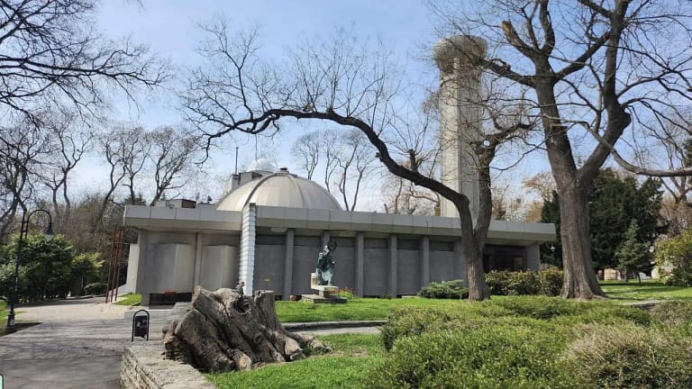 Nikola Kopernik Observatory and Planetarium