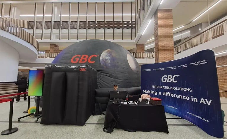 Planetariul Mobil GBC