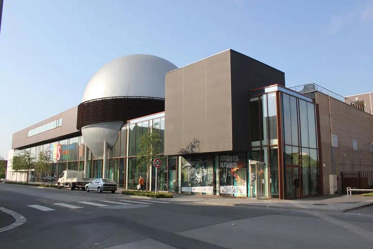 Le PLUS - Palais de l'Univers et des Sciences