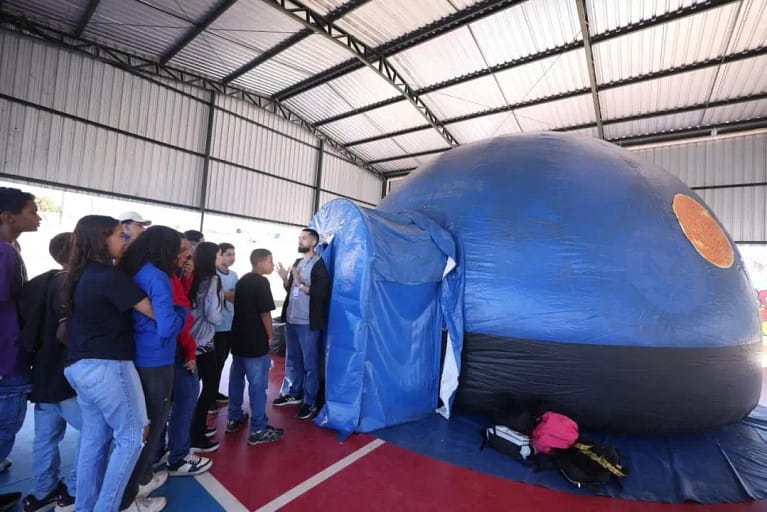 Planetário Móvel do Sesc-DF - Astronomia sobre Rodas